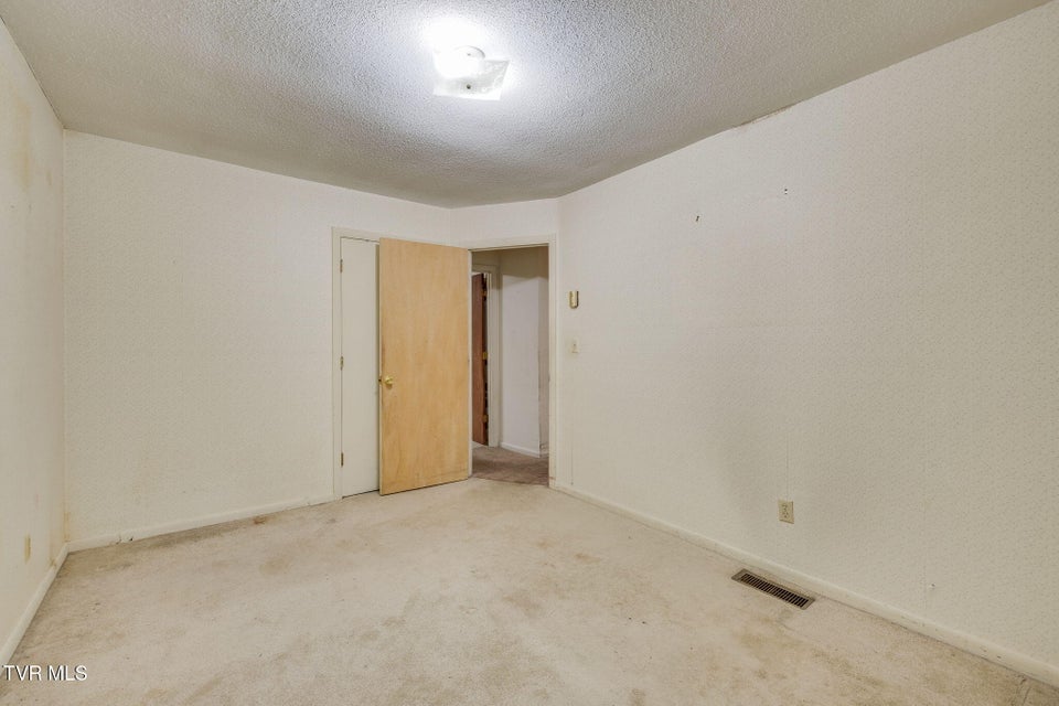 Photo #22: 201 Beechwood Road