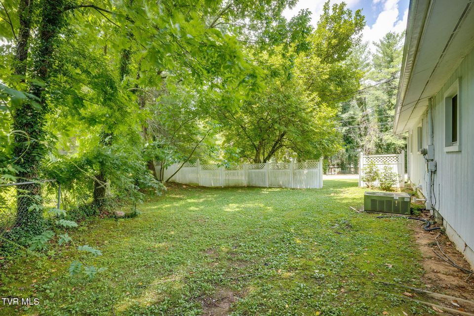 Photo #28: 201 Beechwood Road