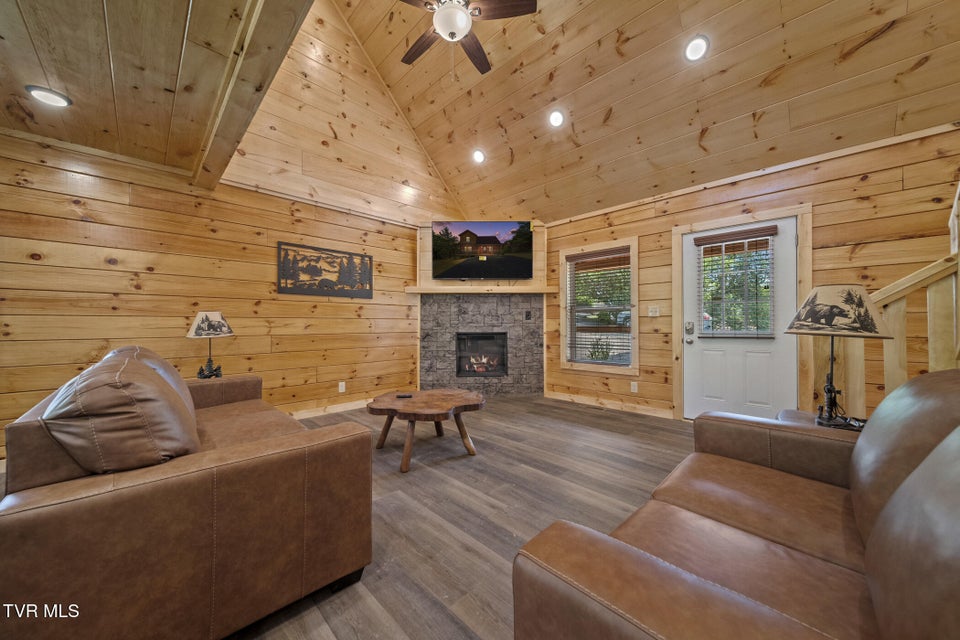 Photo #9: 1515 Rainbow Ridge Drive