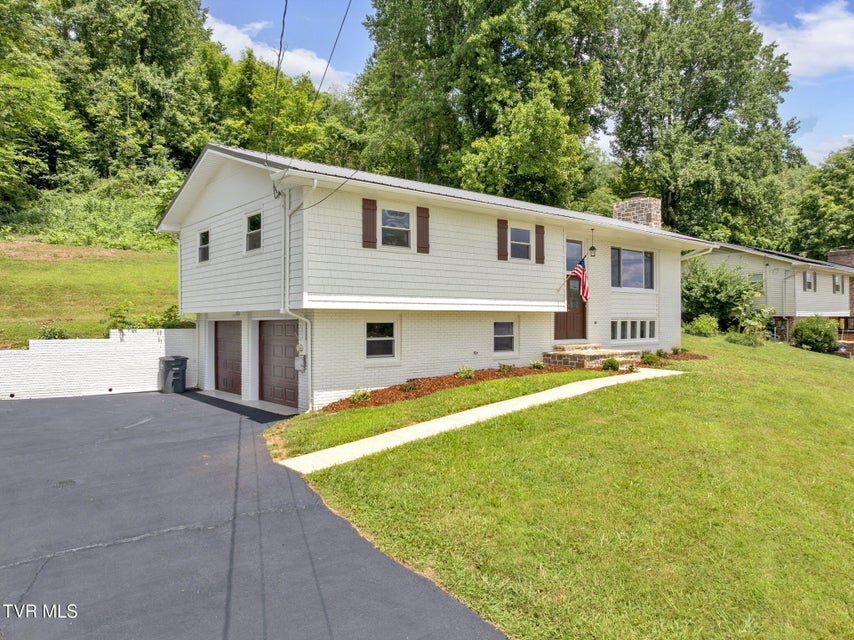 Photo #2: 640 Foothills Road