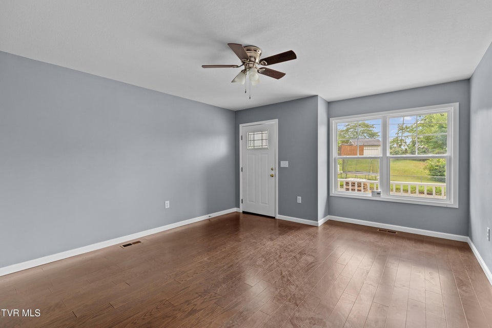 Photo #5: 605 Brummit Street