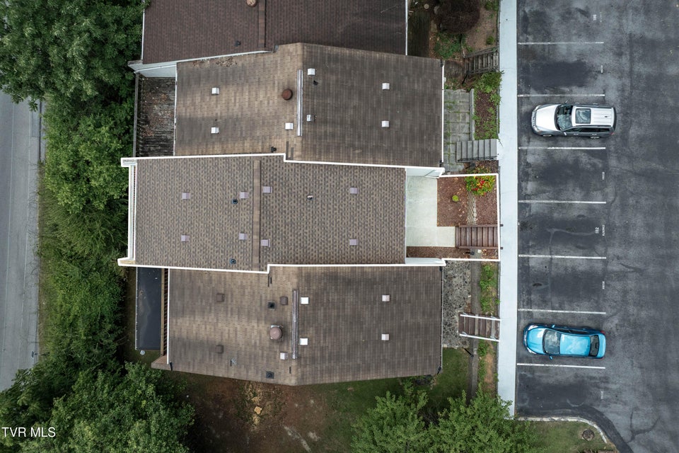 Photo #2: 182 Sierra Place