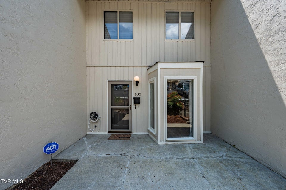 Photo #4: 182 Sierra Place