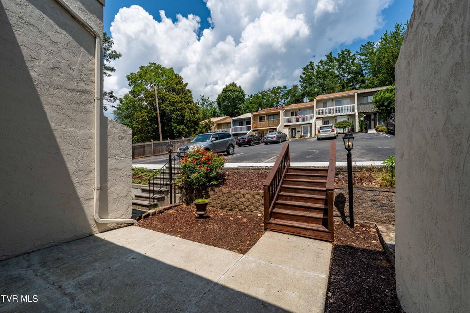 Photo #7: 182 Sierra Place