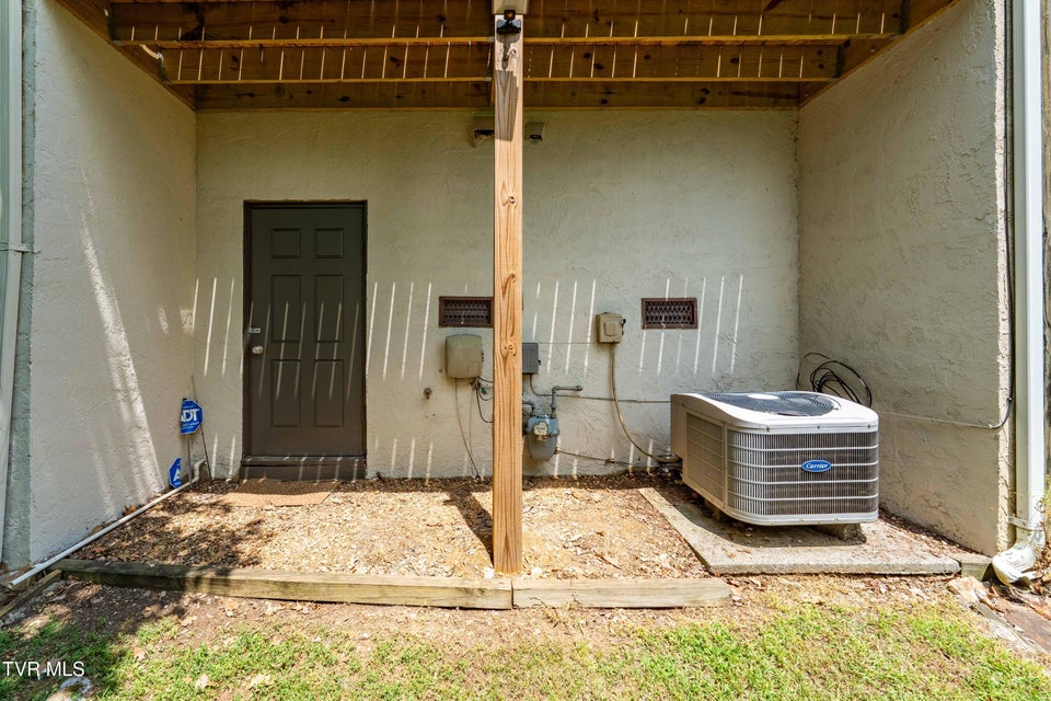 Photo #8: 182 Sierra Place