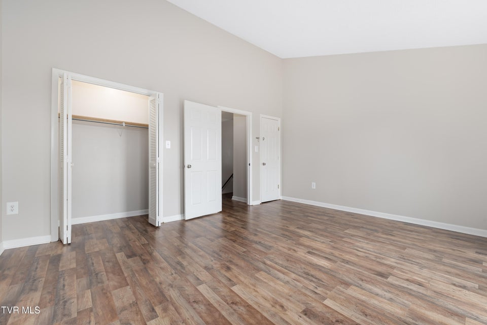 Photo #29: 182 Sierra Place