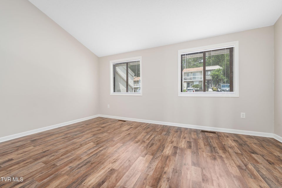 Photo #32: 182 Sierra Place
