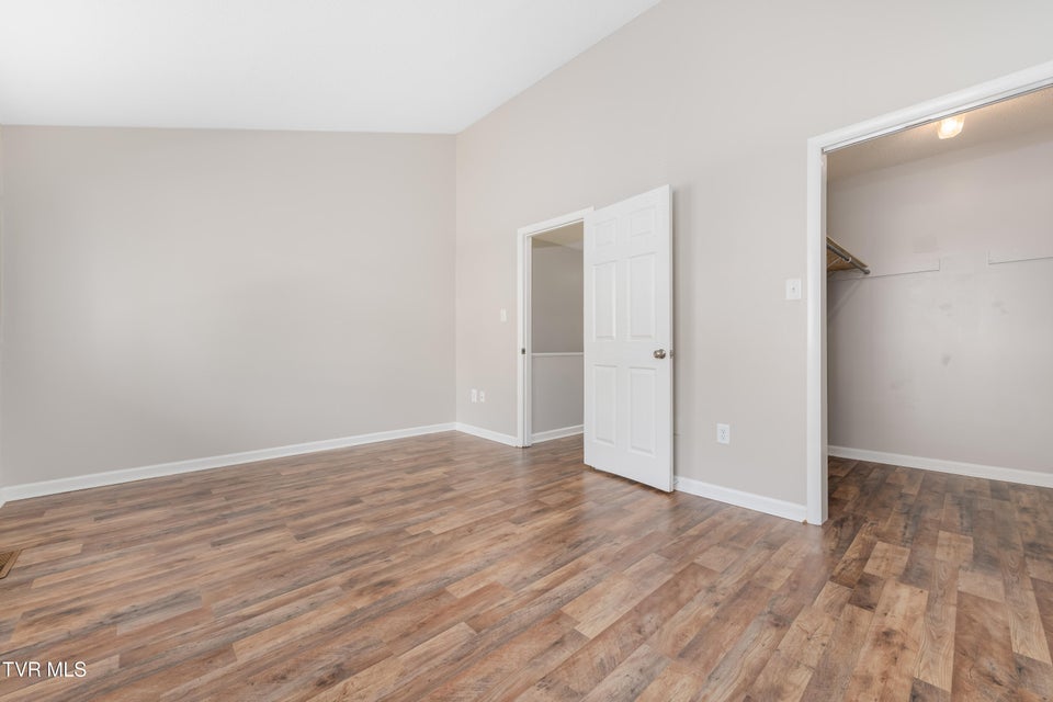 Photo #33: 182 Sierra Place