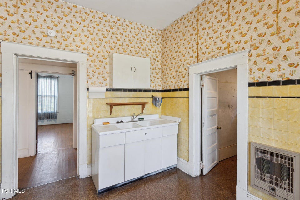 Photo #19: 335 Catawba Street