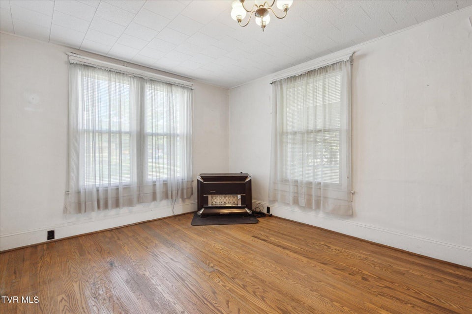 Photo #25: 335 Catawba Street