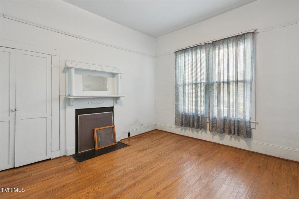 Photo #28: 335 Catawba Street