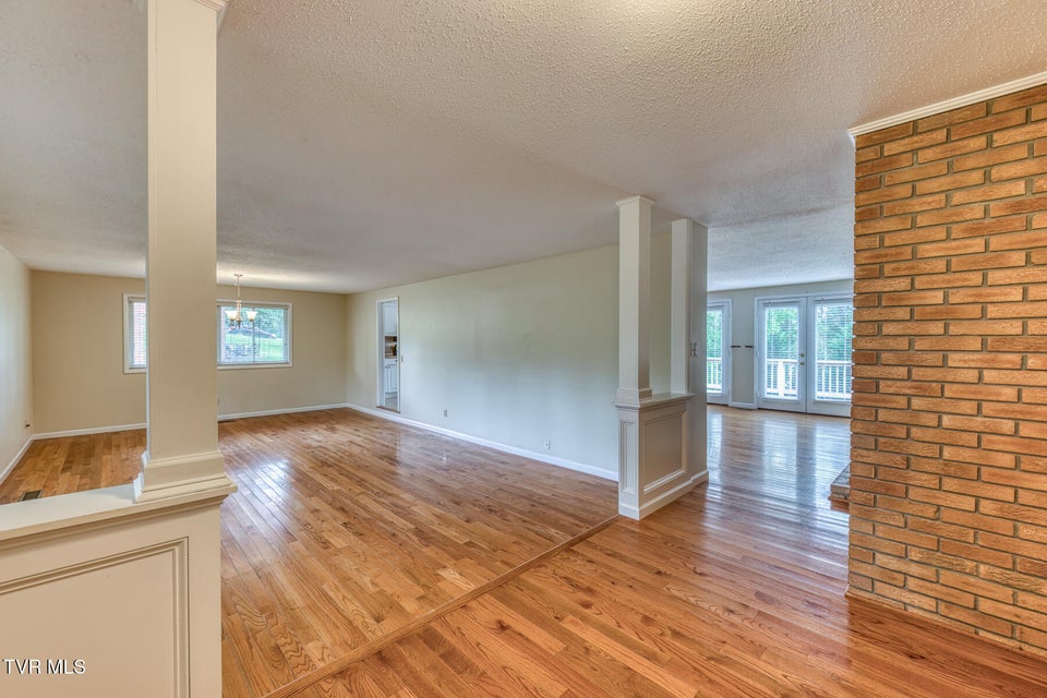 Photo #6: 2233 Pendragon Road