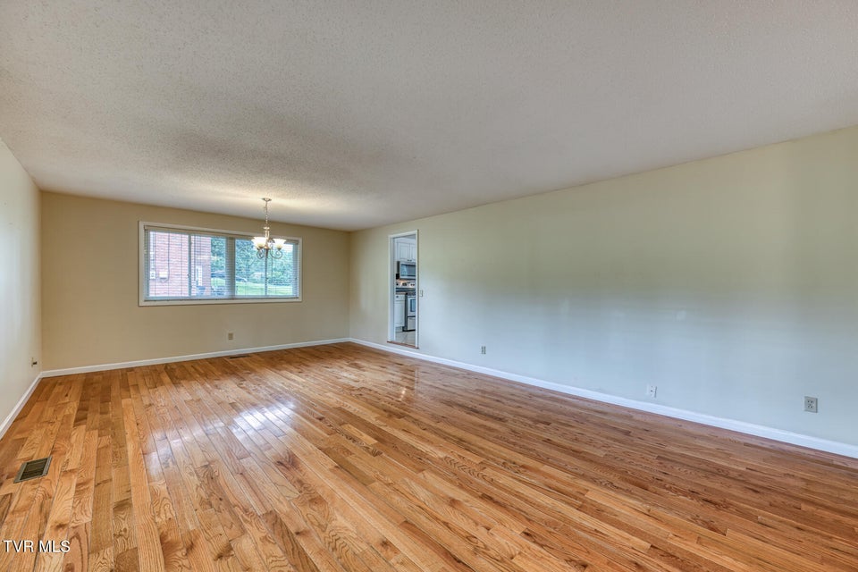 Photo #7: 2233 Pendragon Road