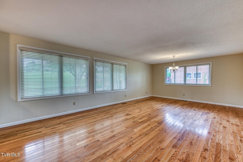 Photo #8: 2233 Pendragon Road