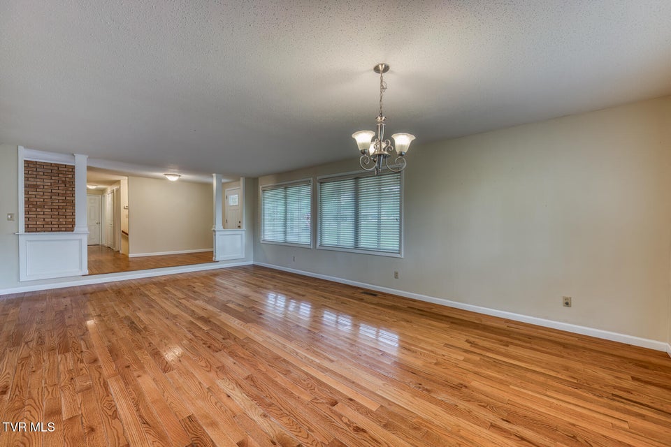 Photo #9: 2233 Pendragon Road
