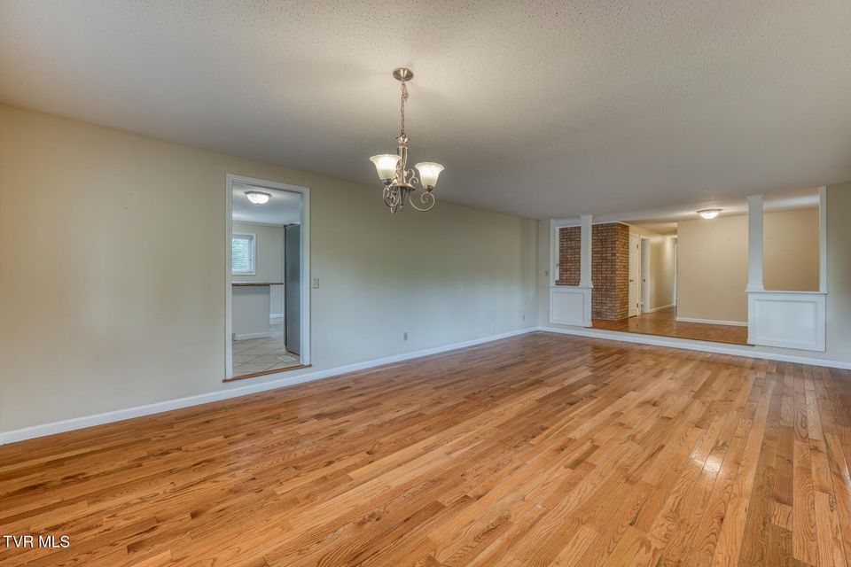 Photo #10: 2233 Pendragon Road