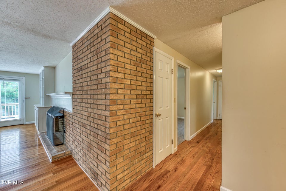 Photo #23: 2233 Pendragon Road