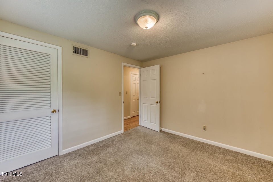 Photo #28: 2233 Pendragon Road