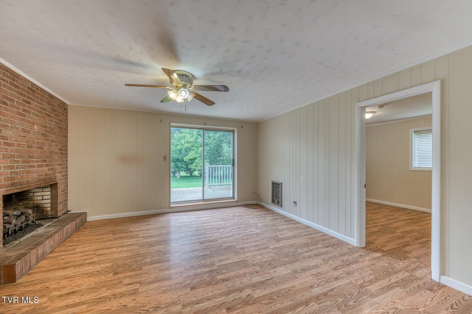 Photo #33: 2233 Pendragon Road