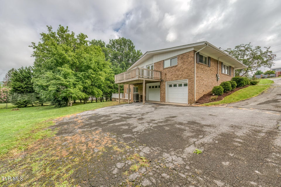 Photo #52: 2233 Pendragon Road
