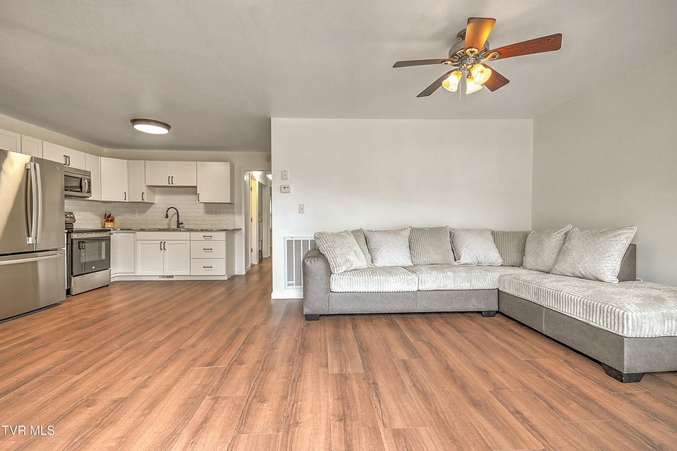 Photo #5: 409 Heaton Street