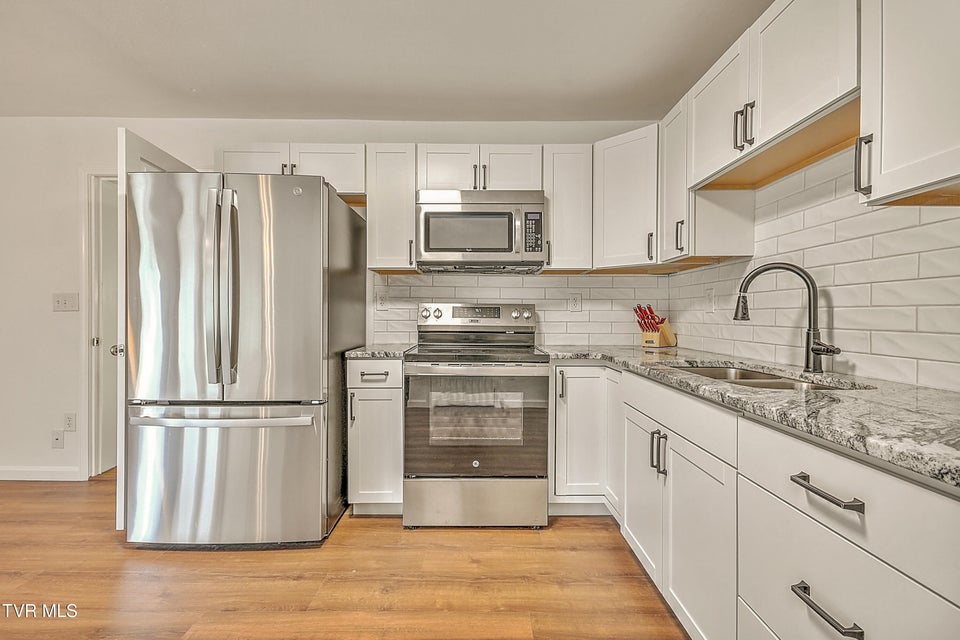 Photo #13: 409 Heaton Street