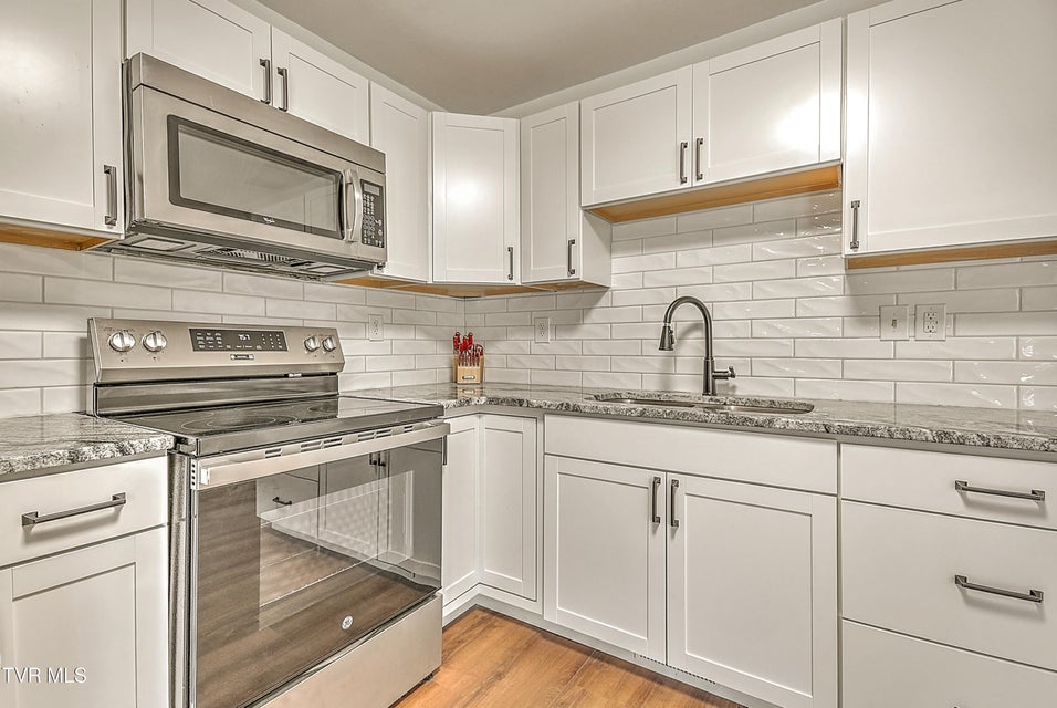 Photo #14: 409 Heaton Street
