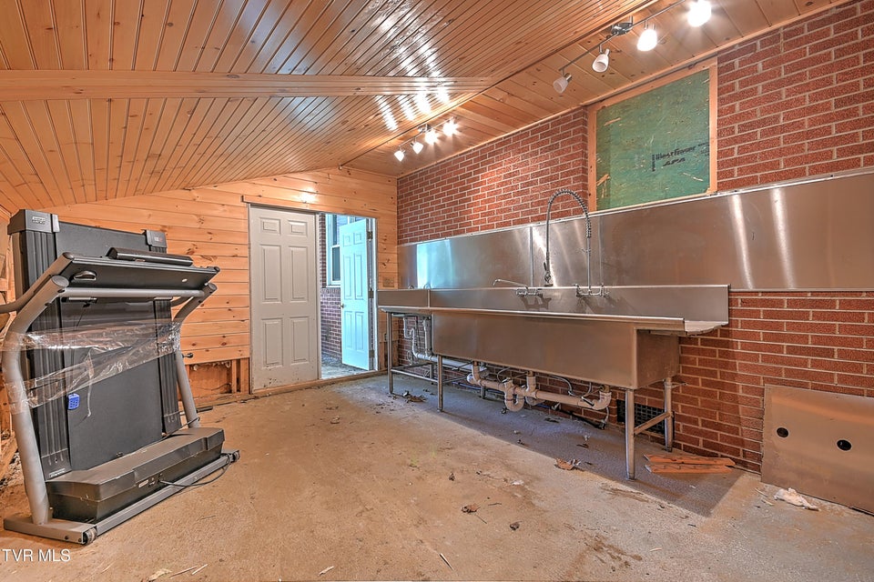 Photo #43: 409 Heaton Street