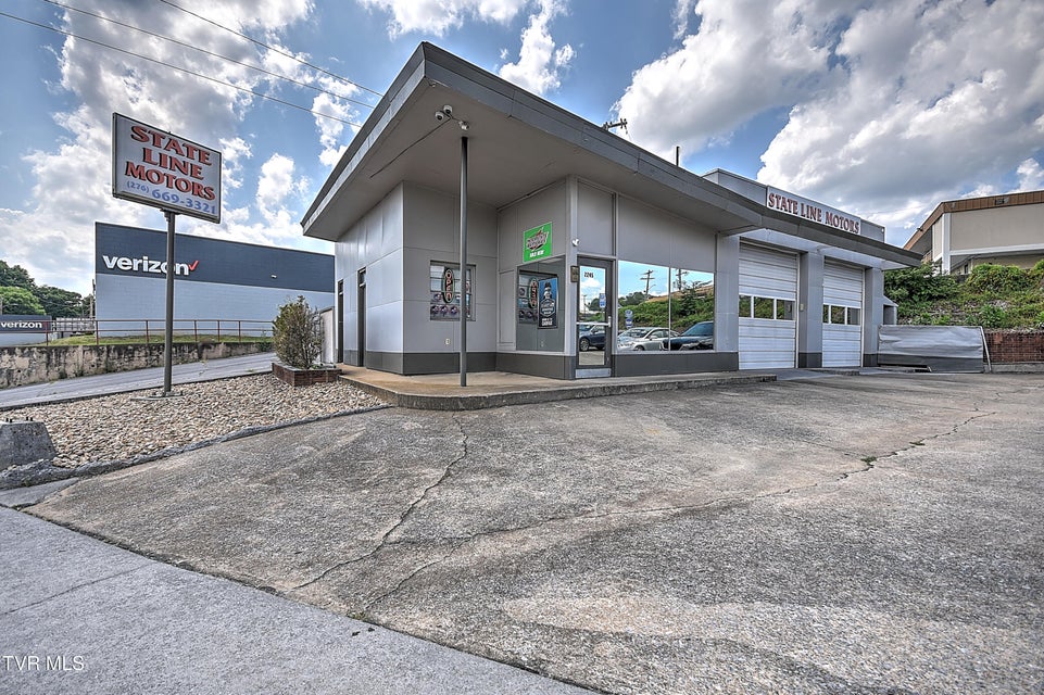 Photo #5: 2245 Euclid Avenue