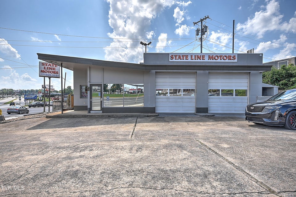 Photo #6: 2245 Euclid Avenue