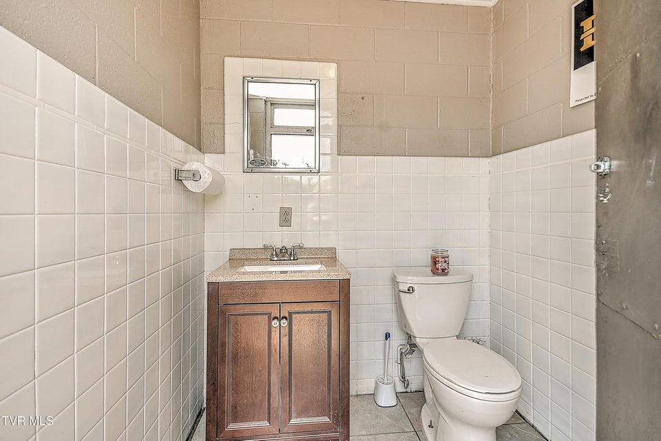Photo #26: 2245 Euclid Avenue