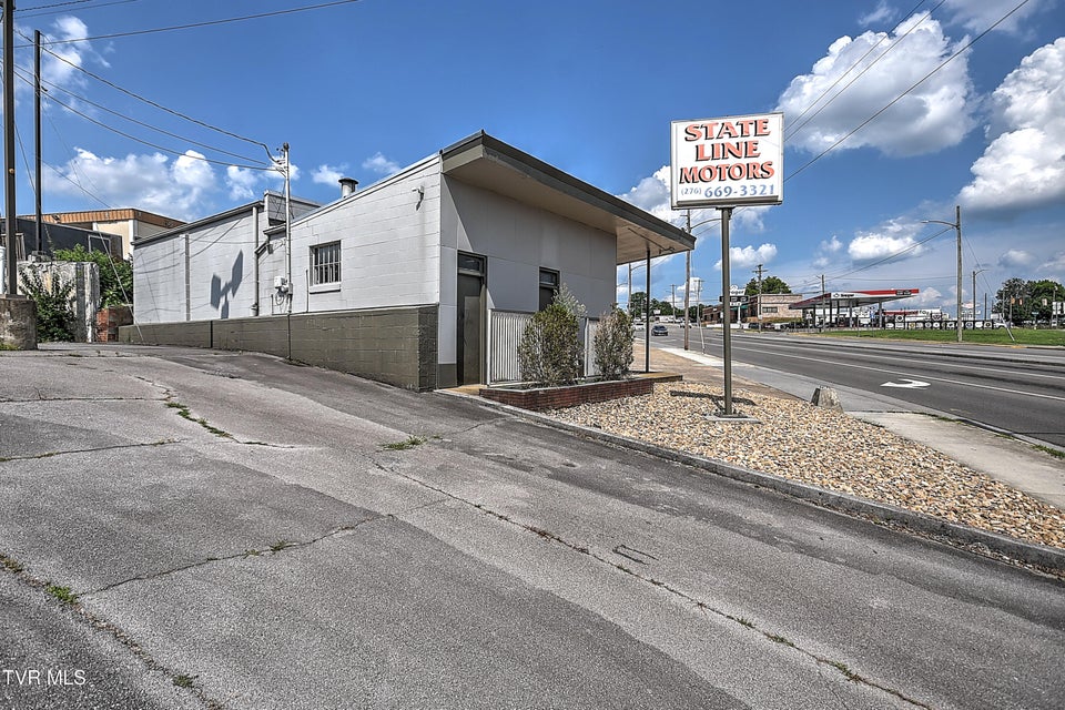 Photo #32: 2245 Euclid Avenue