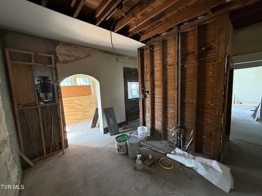 Photo #12: 601 Fairview Avenue Avenue
