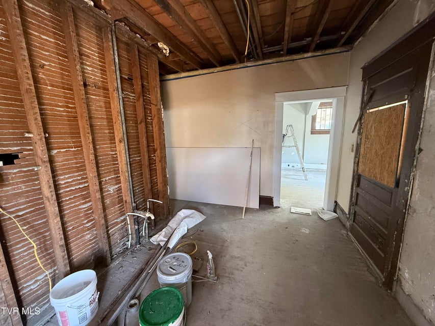 Photo #17: 601 Fairview Avenue Avenue