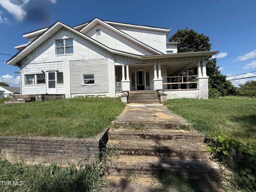Photo #2: 601 Fairview Avenue Avenue