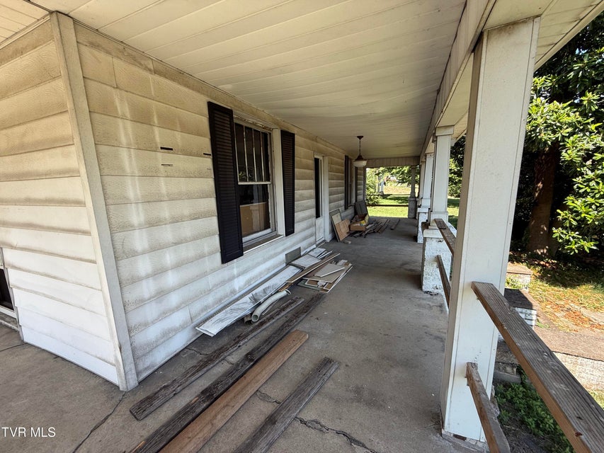 Photo #5: 601 Fairview Avenue Avenue