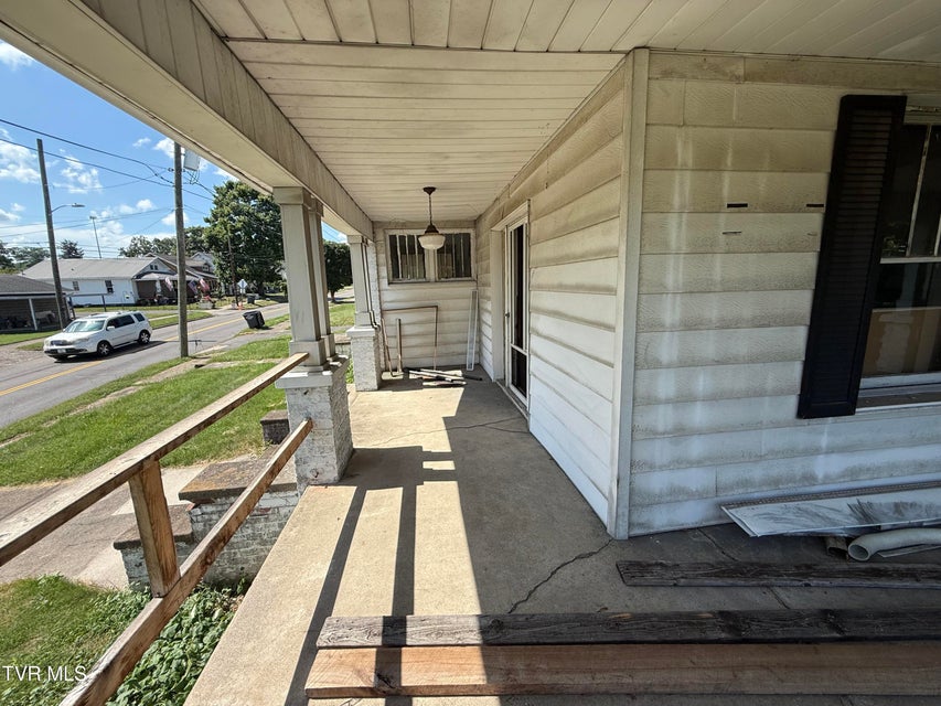 Photo #3: 601 Fairview Avenue Avenue