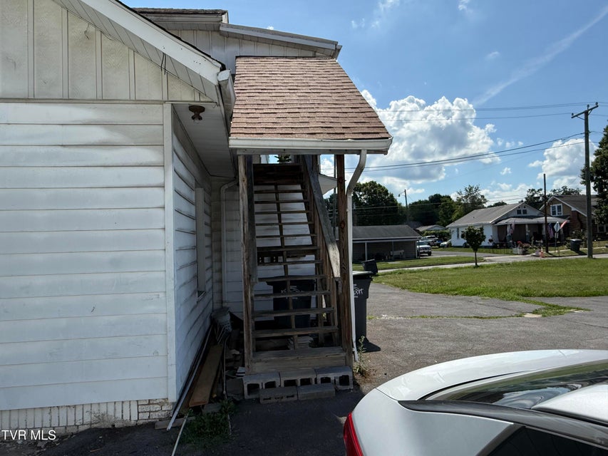 Photo #27: 601 Fairview Avenue Avenue