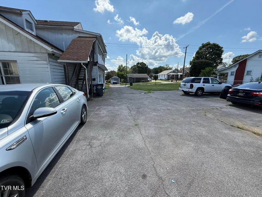 Photo #32: 601 Fairview Avenue Avenue
