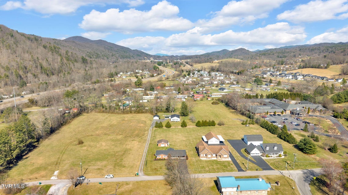Photo #3: 520 Lyle Road