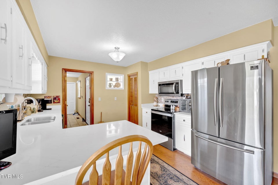 Photo #8: 520 Lyle Road