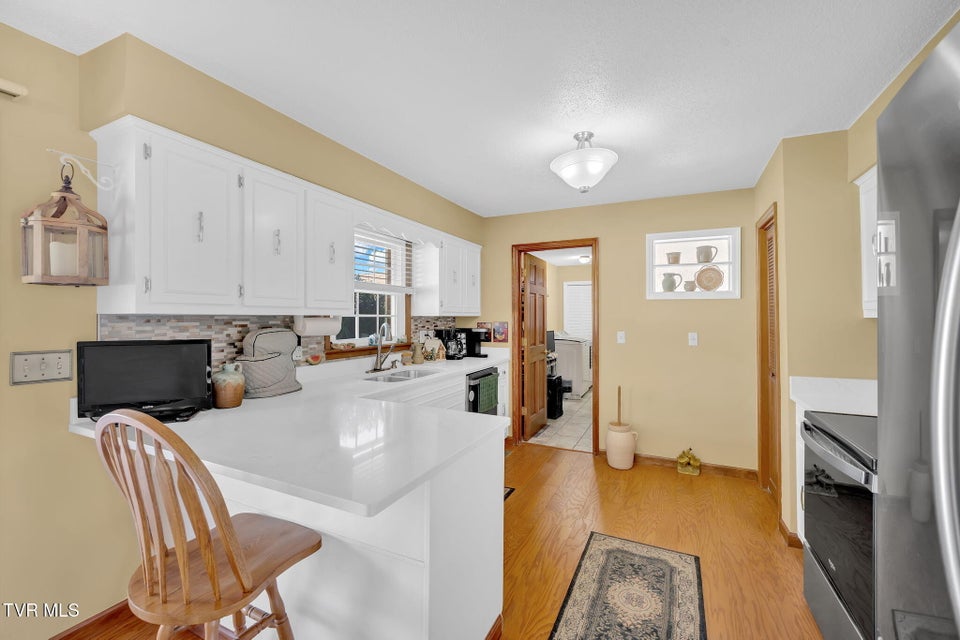 Photo #9: 520 Lyle Road