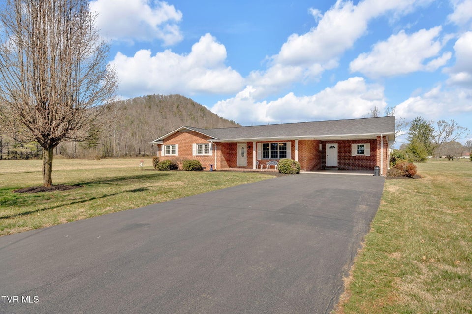 Photo #33: 520 Lyle Road
