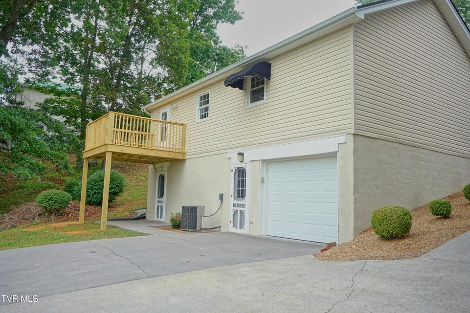 Photo #3: 311 Jefferson Drive