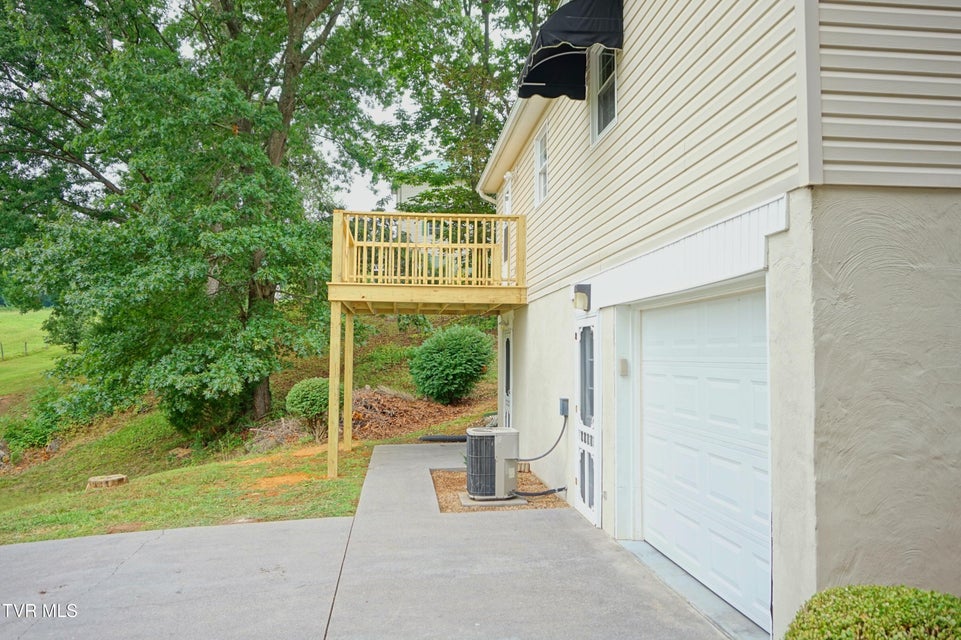 Photo #4: 311 Jefferson Drive