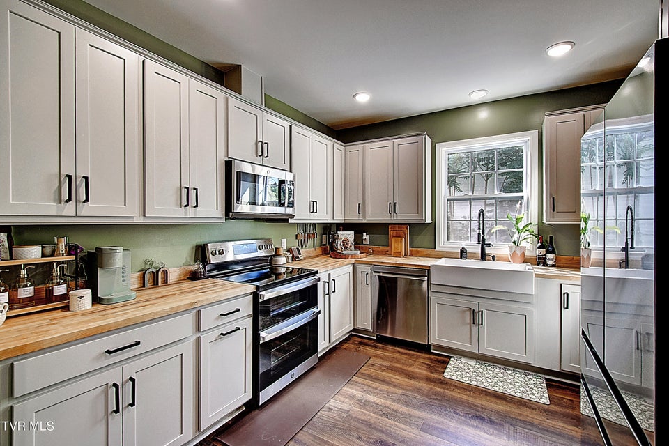 Photo #12: 216 3rd Street