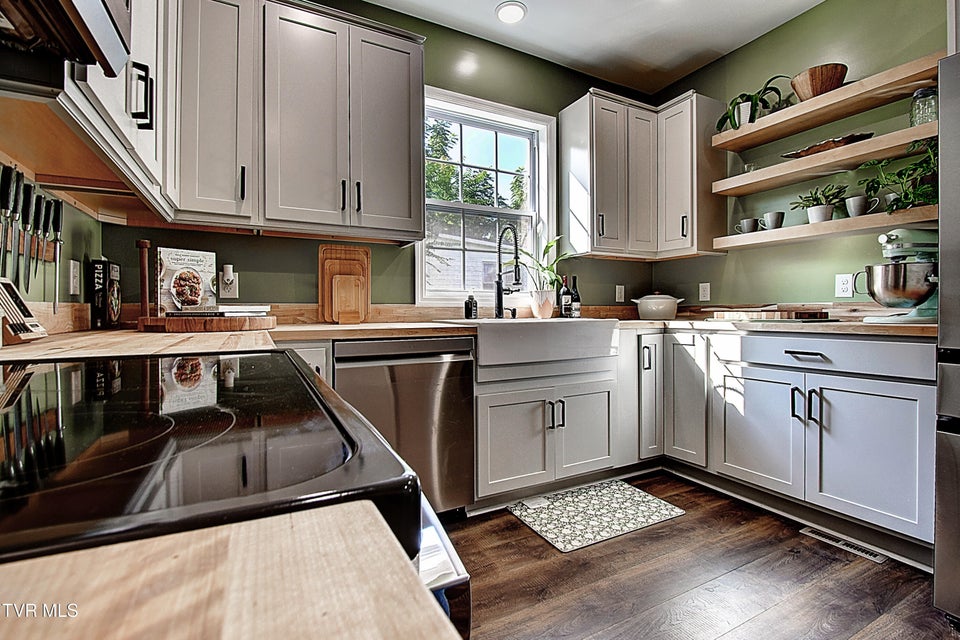 Photo #14: 216 3rd Street