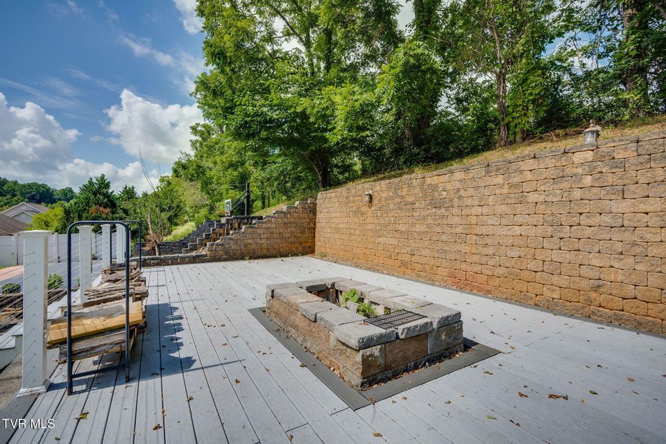 Photo #51: 702 Glen Oaks Place