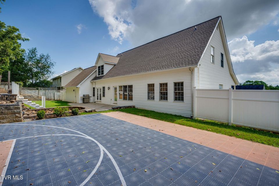 Photo #46: 702 Glen Oaks Place