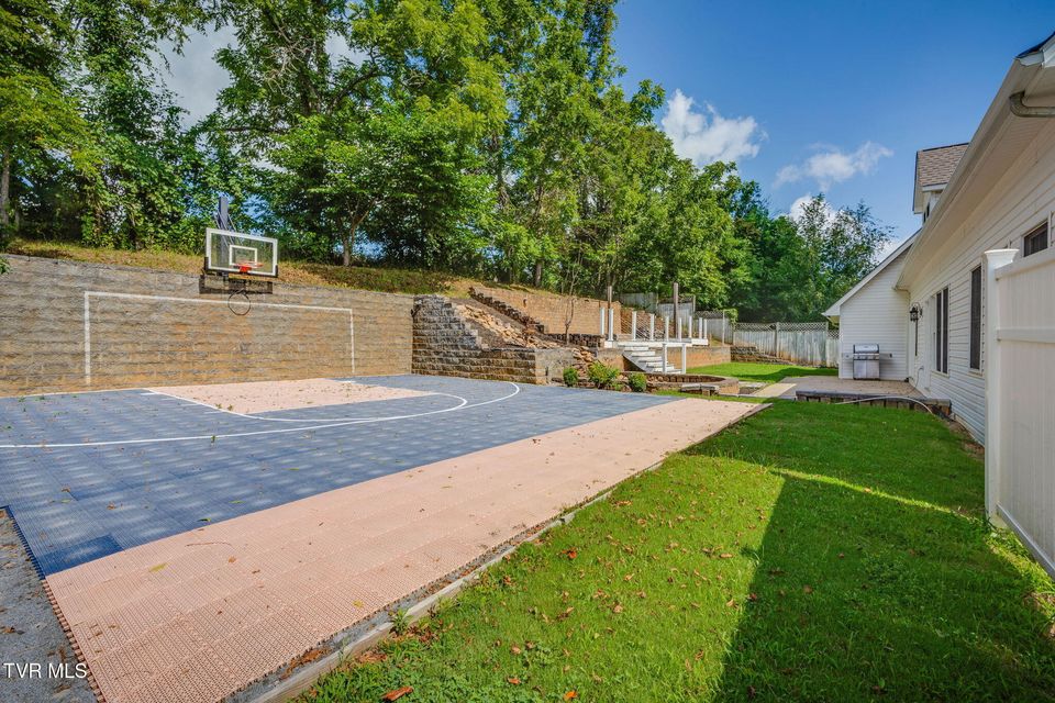 Photo #44: 702 Glen Oaks Place